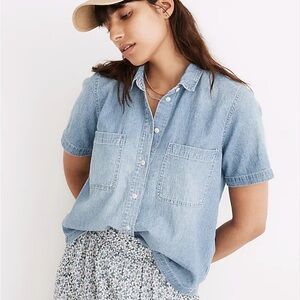 Denim Short-Sleeve Button-Up Short in Brixton Wash